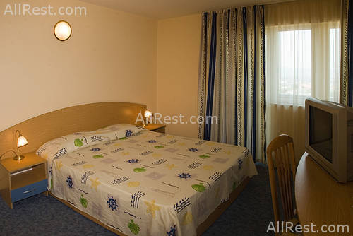 Cherno More Hotel 13